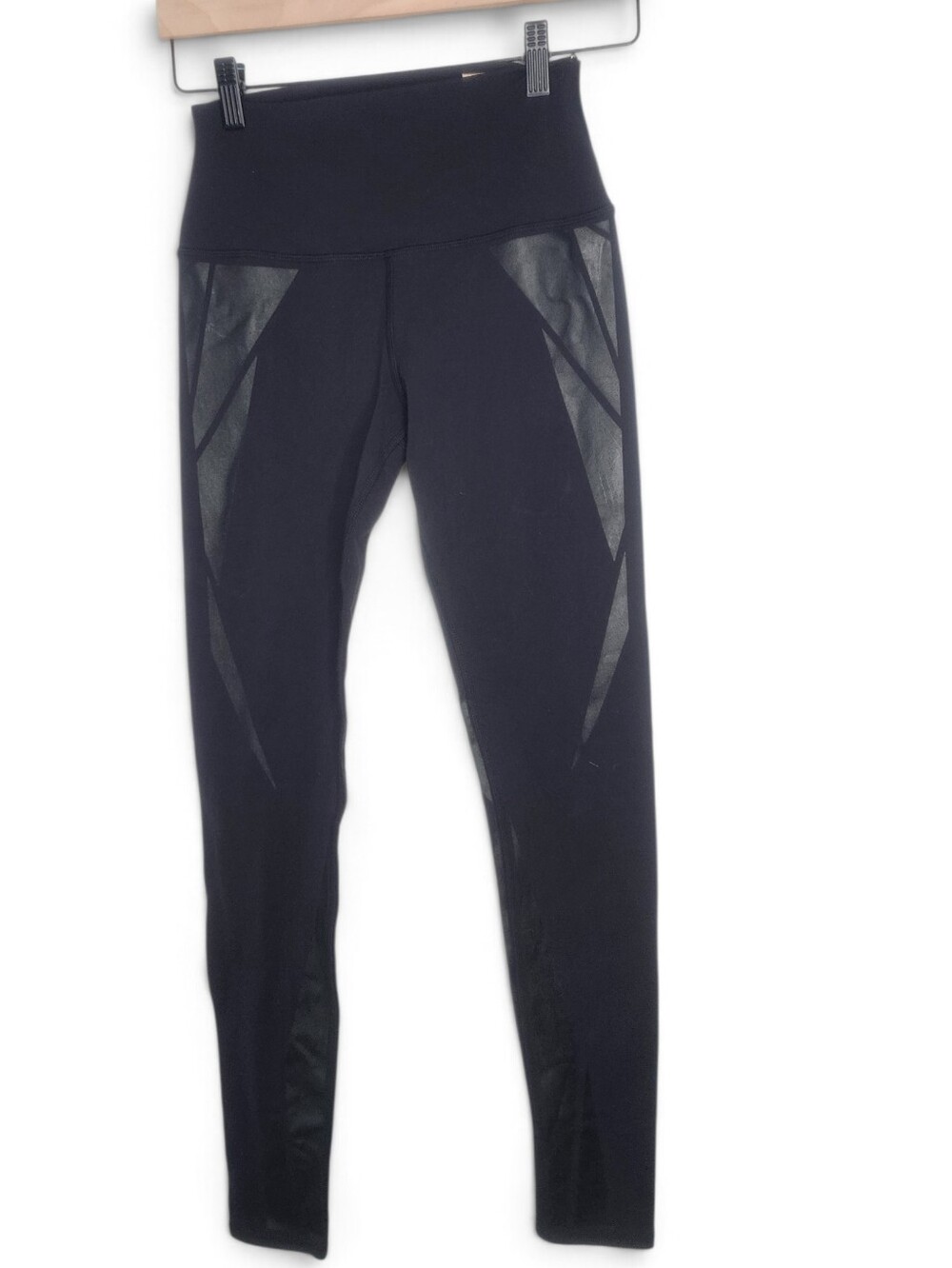 Alo Yoga High-Waist Airbrush Facet Leggings in Black Size S